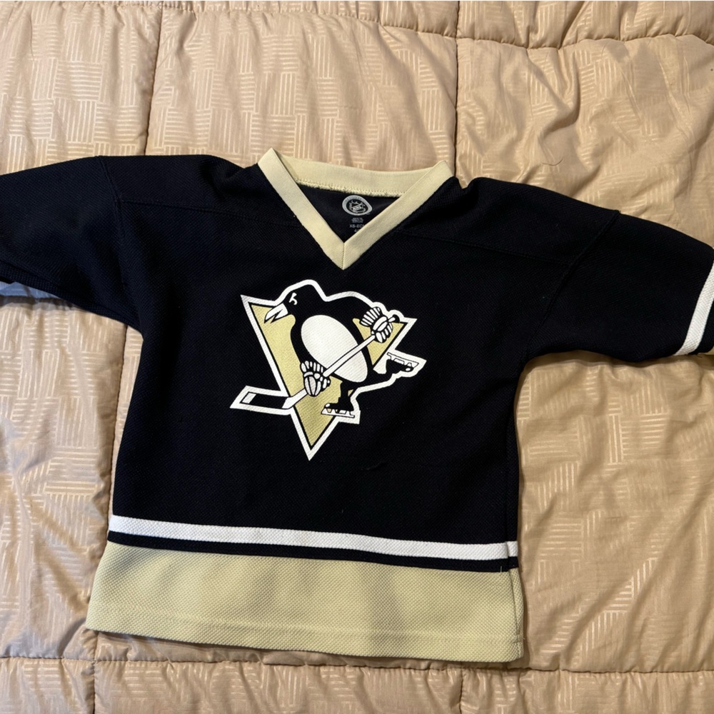 Boys Pittsburgh Penguins Hockey Jersey, size 4/5